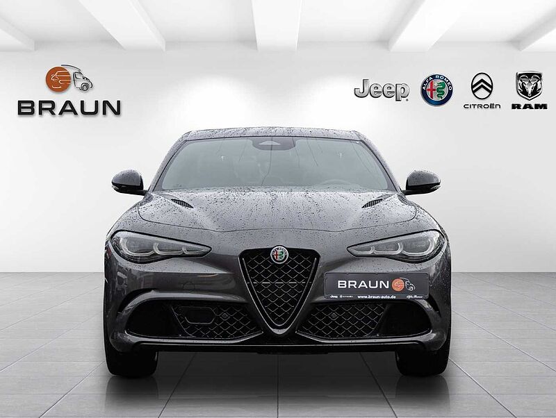 Alfa Romeo Giulia 2.9 V6 Bi-Turbo AT8 Quadrifoglio