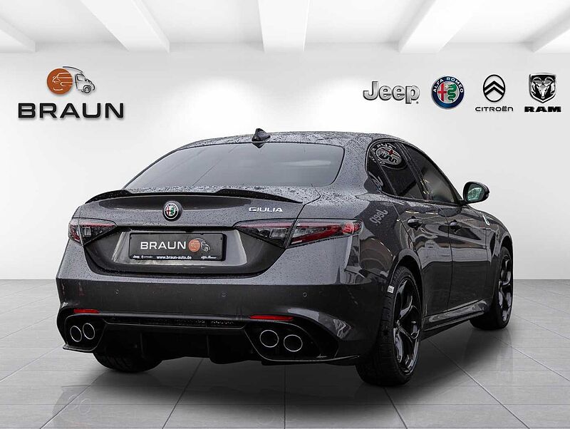 Alfa Romeo Giulia 2.9 V6 Bi-Turbo AT8 Quadrifoglio