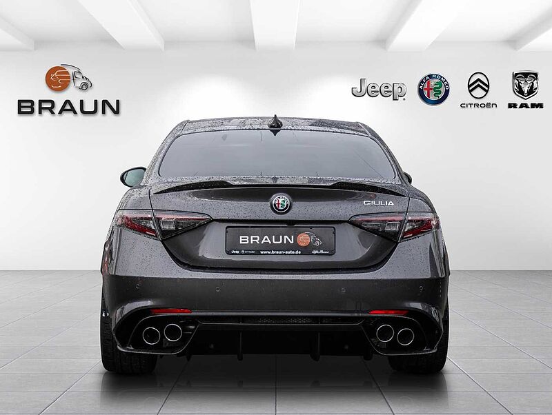 Alfa Romeo Giulia 2.9 V6 Bi-Turbo AT8 Quadrifoglio