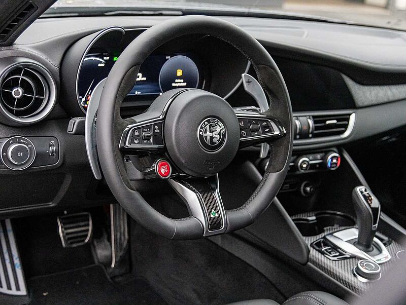 Alfa Romeo Giulia 2.9 V6 Bi-Turbo AT8 Quadrifoglio