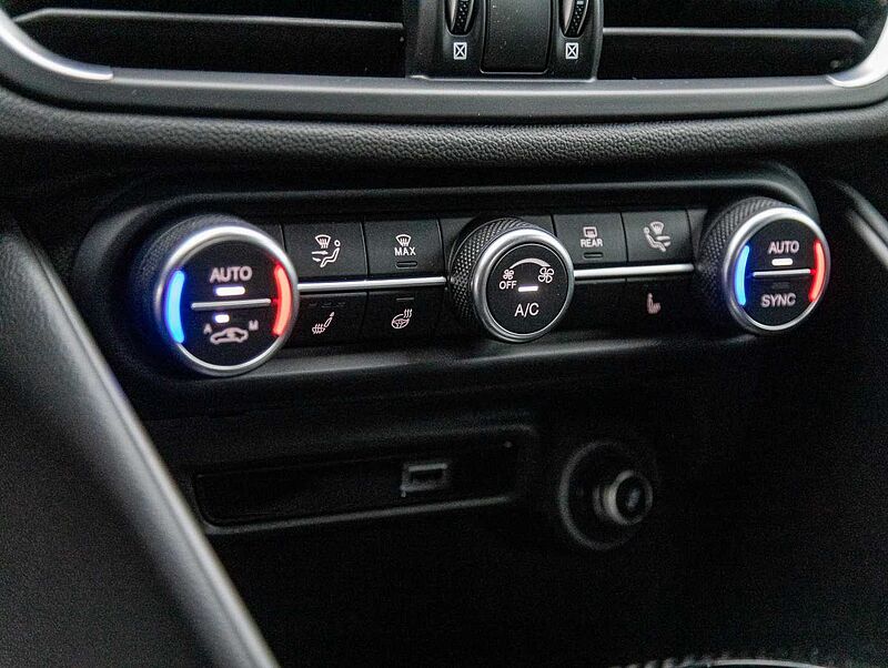 Alfa Romeo Giulia 2.9 V6 Bi-Turbo AT8 Quadrifoglio