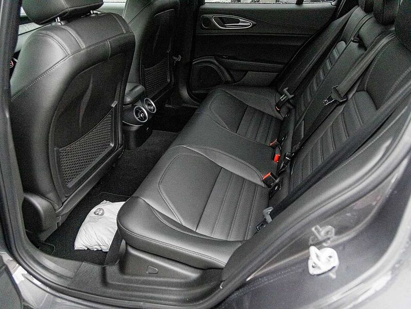 Alfa Romeo Giulia 2.9 V6 Bi-Turbo AT8 Quadrifoglio