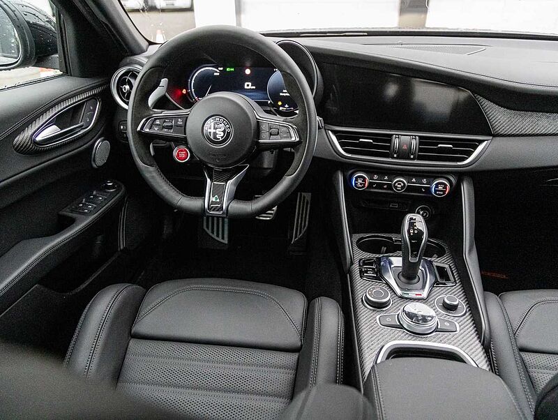 Alfa Romeo Giulia 2.9 V6 Bi-Turbo AT8 Quadrifoglio