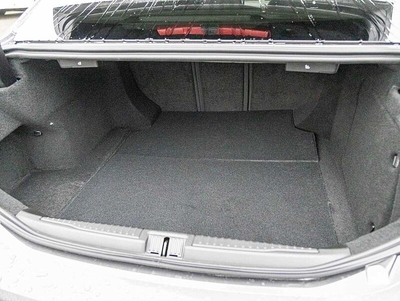 Alfa Romeo Giulia 2.9 V6 Bi-Turbo AT8 Quadrifoglio