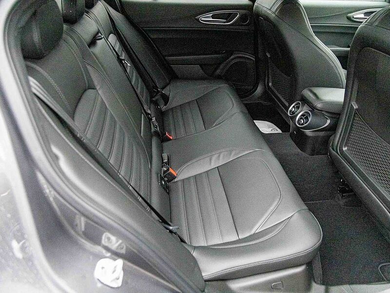 Alfa Romeo Giulia 2.9 V6 Bi-Turbo AT8 Quadrifoglio