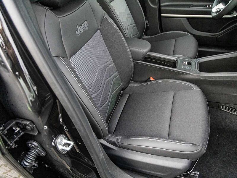 Jeep Avenger 1.2 T3 48V e-Hybrid AT Summit