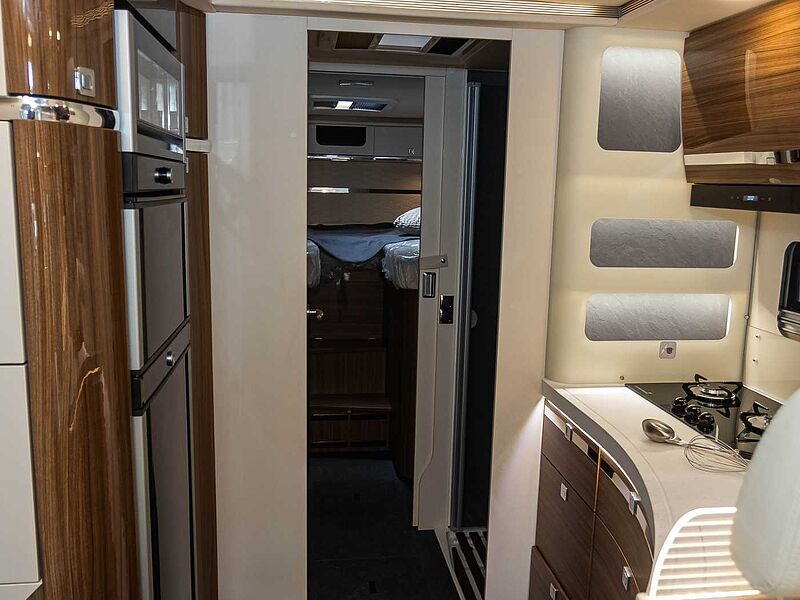 Eura Mobil Integra 890 EB ALKO HUBSTÜTZEN