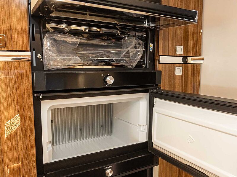 Eura Mobil Integra 890 EB ALKO HUBSTÜTZEN