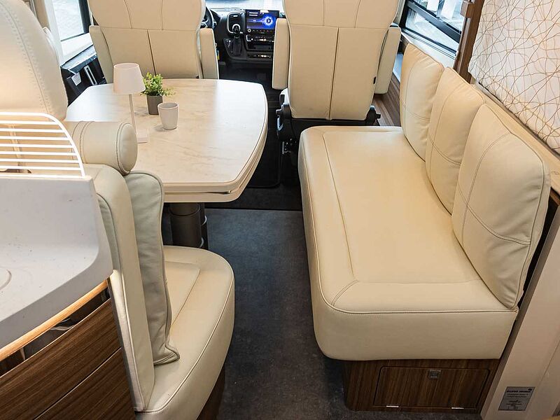 Eura Mobil Integra 890 EB ALKO HUBSTÜTZEN