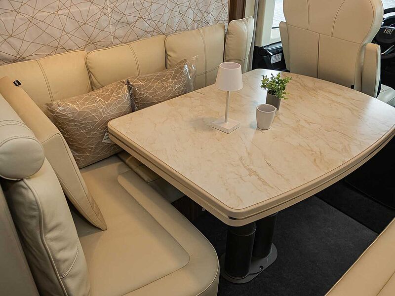 Eura Mobil Integra 890 EB ALKO HUBSTÜTZEN