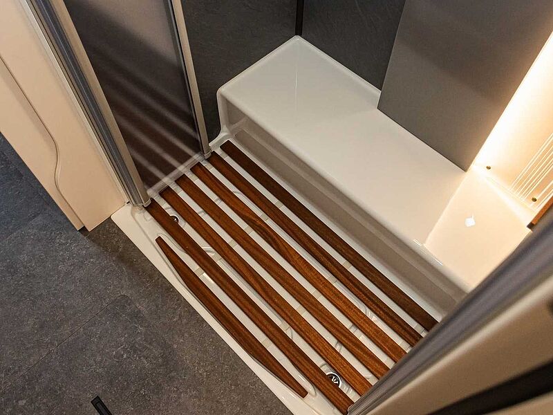 Eura Mobil Integra 890 EB ALKO HUBSTÜTZEN