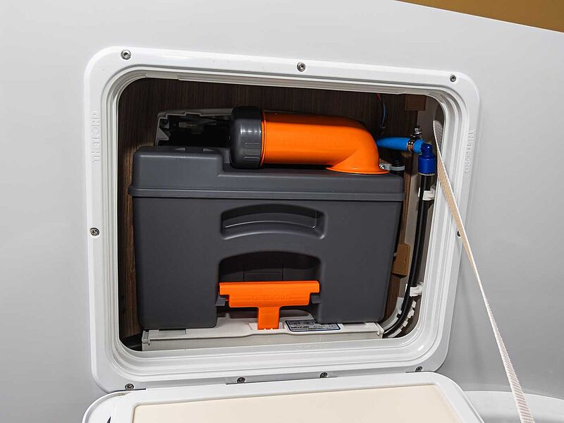 Eura Mobil Integra 890 EB ALKO HUBSTÜTZEN