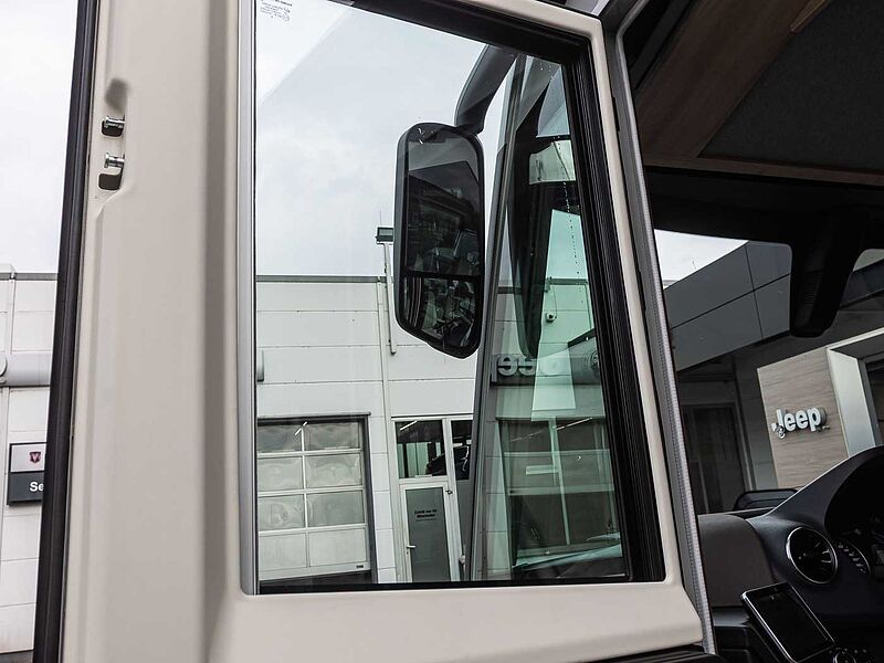 Eura Mobil Integra Line GT - Mercedes IL726EF BLACKLINE