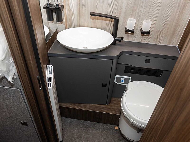 Eura Mobil Integra Line GT - Mercedes IL726EF BLACKLINE