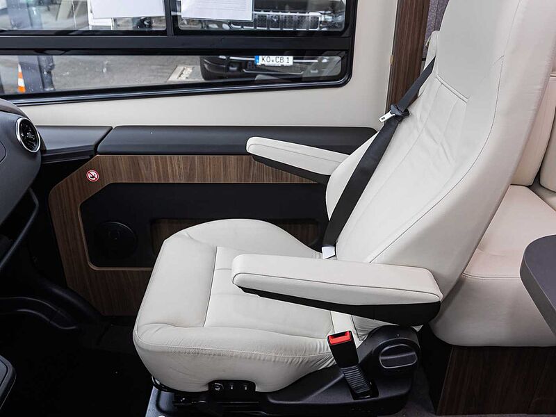 Eura Mobil Integra Line GT - Mercedes IL726EF BLACKLINE