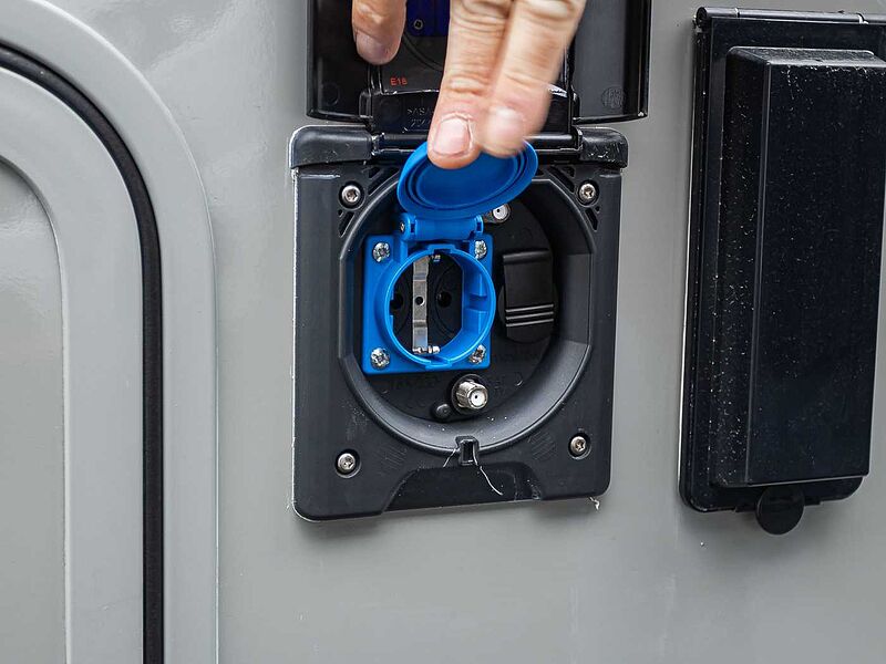 Eura Mobil Integra Line GT - Mercedes IL726EF BLACKLINE