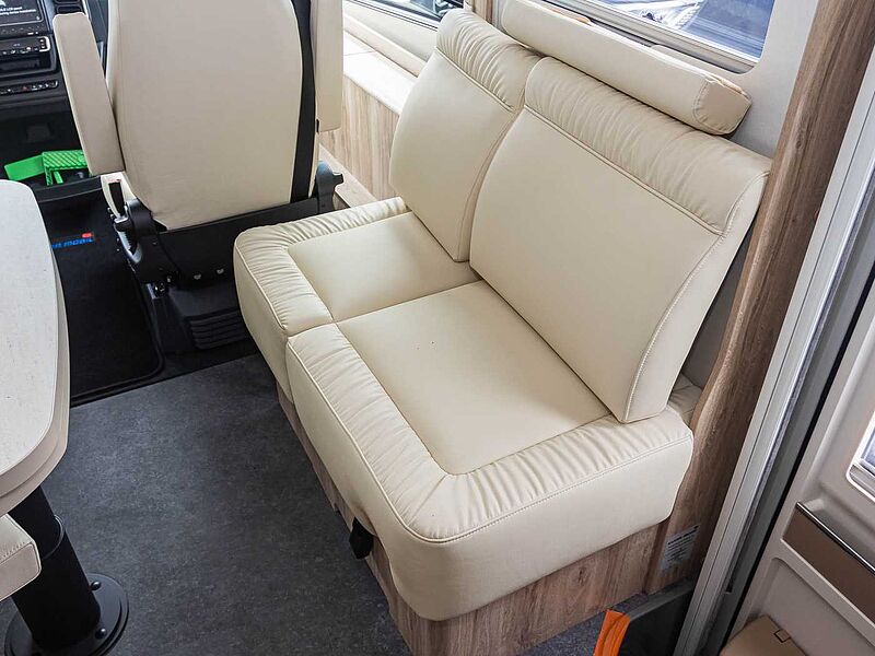 Eura Mobil Integra Line 720 QF SOLAR + MARKISE