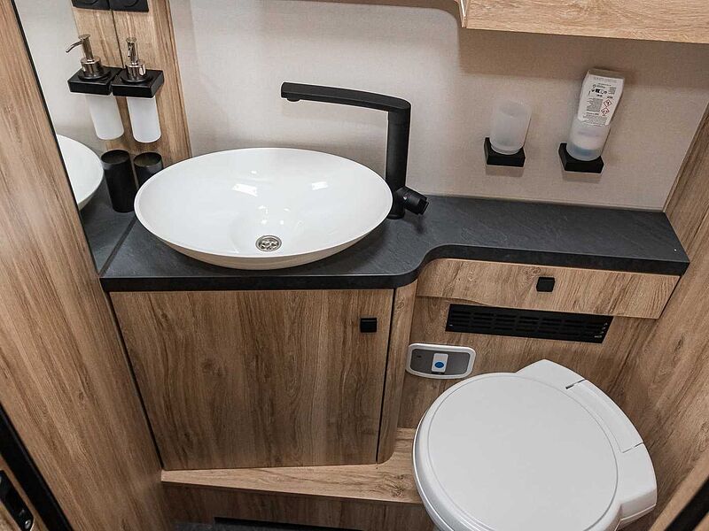 Eura Mobil Integra Line 720 QF SOLAR + MARKISE