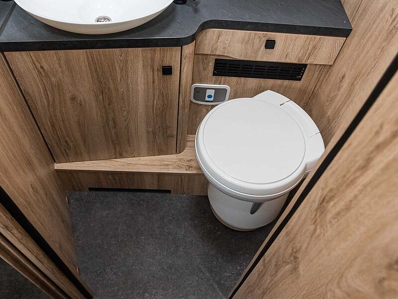 Eura Mobil Integra Line 720 QF SOLAR + MARKISE