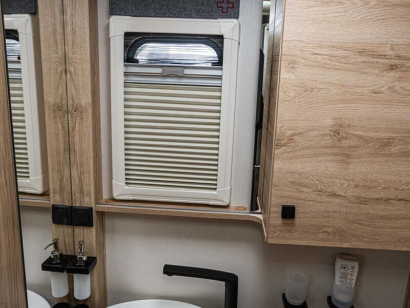 Eura Mobil Integra Line 720 QF SOLAR + MARKISE