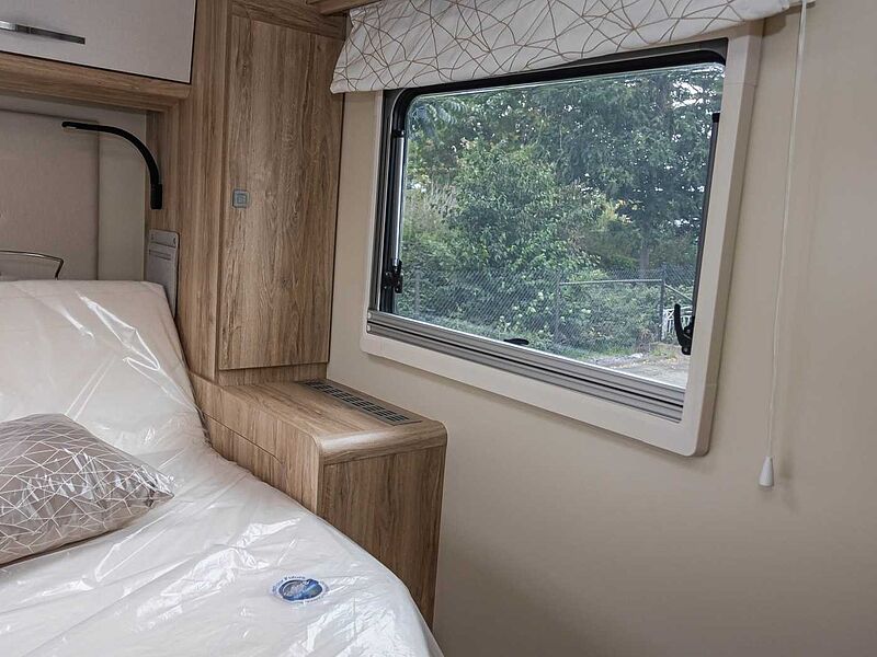 Eura Mobil Integra Line 720 QF SOLAR + MARKISE