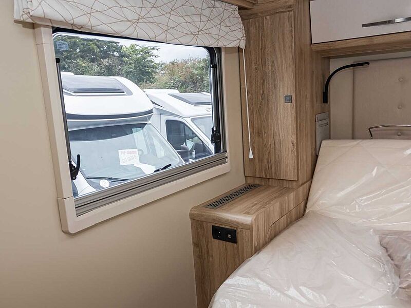 Eura Mobil Integra Line 720 QF SOLAR + MARKISE