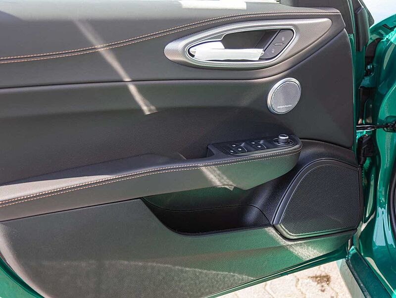 Alfa Romeo Giulia 2.0 16V AT8-Q4 INTENSA