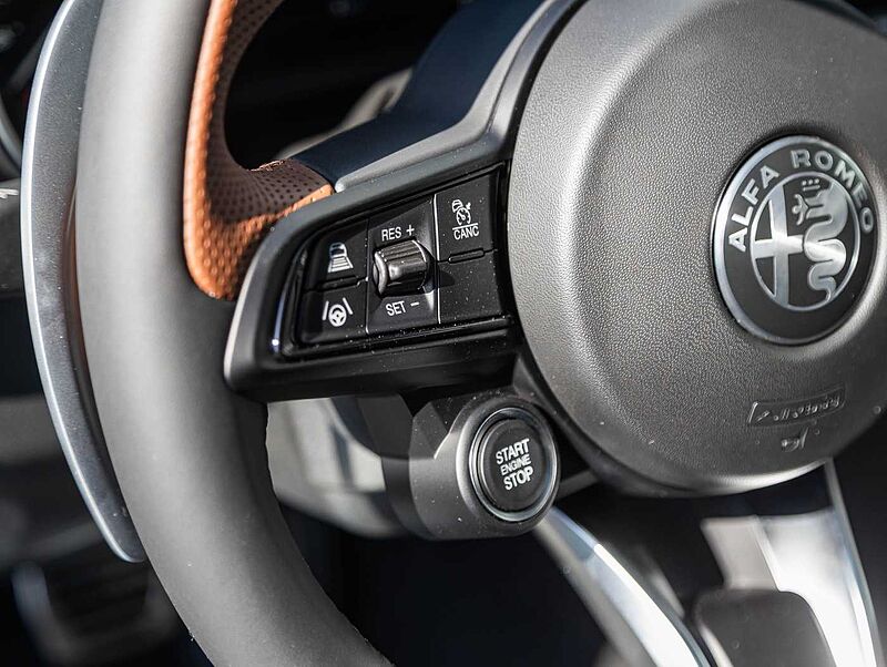 Alfa Romeo Giulia 2.0 16V AT8-Q4 INTENSA