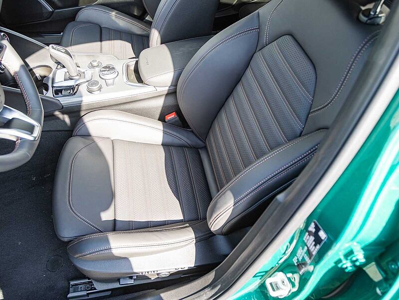 Alfa Romeo Giulia 2.0 16V AT8-Q4 INTENSA