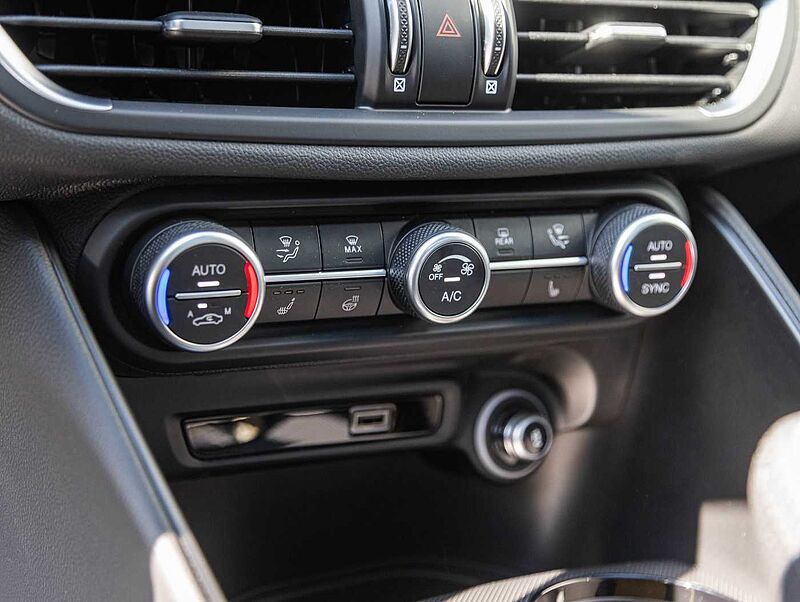 Alfa Romeo Giulia 2.0 16V AT8-Q4 INTENSA