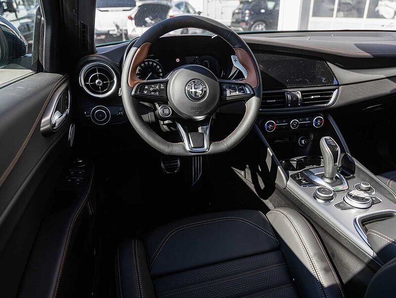 Alfa Romeo Giulia 2.0 16V AT8-Q4 INTENSA