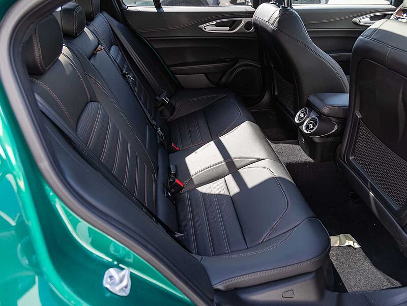 Alfa Romeo Giulia 2.0 16V AT8-Q4 INTENSA