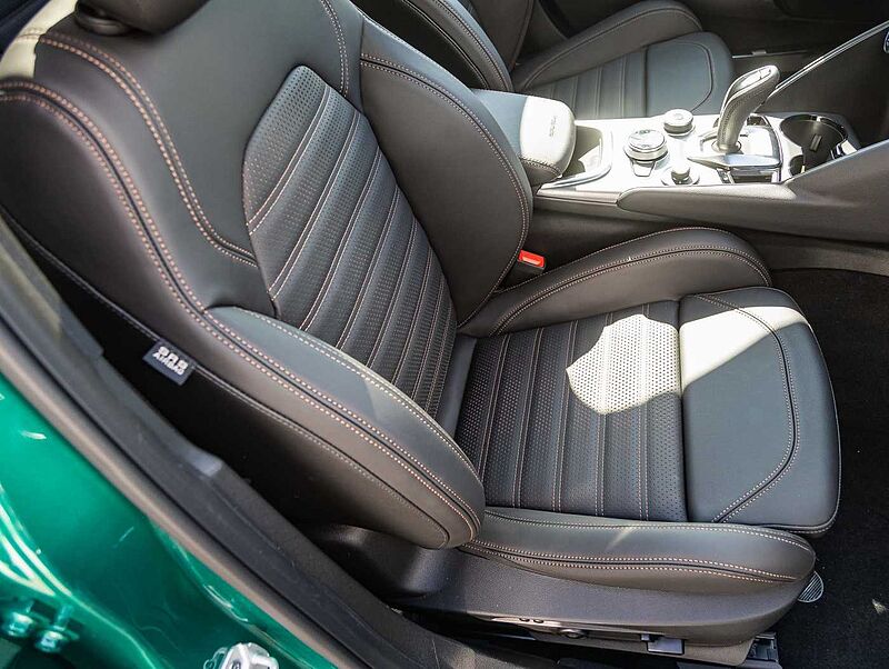 Alfa Romeo Giulia 2.0 16V AT8-Q4 INTENSA