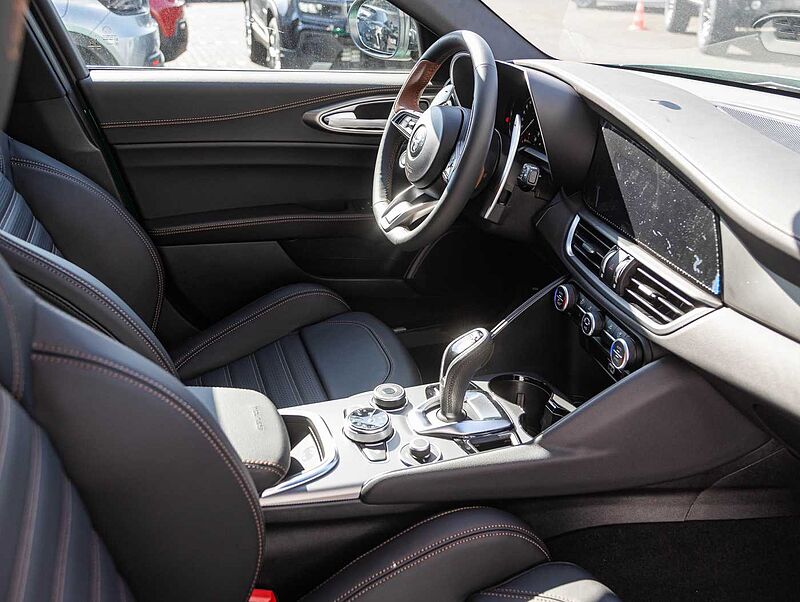 Alfa Romeo Giulia 2.0 16V AT8-Q4 INTENSA