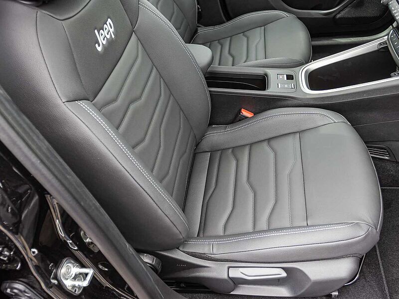 Jeep Avenger Elektro Summit MY25 Panorama/Leder