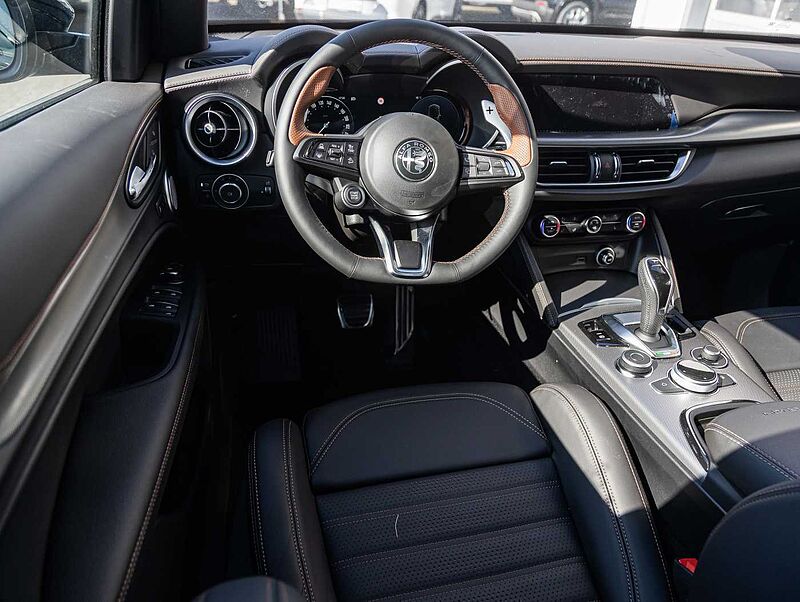 Alfa Romeo Stelvio 2.2 Diesel 16V AT8-Q4 INTENSA VOLL!