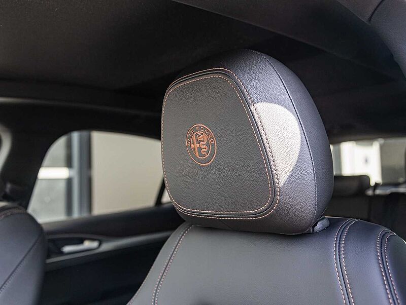 Alfa Romeo Stelvio 2.0 16V Turbo AT8-Q4 INTENSA VOLL!