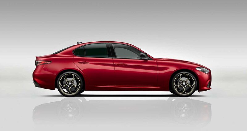 Alfa Romeo Giulia 2.0 16V AT8-Q4 INTENSA Panorama