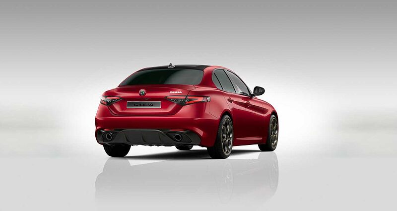 Alfa Romeo Giulia 2.0 16V AT8-Q4 INTENSA Panorama