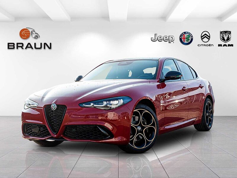 Alfa Romeo Giulia 2.0 16V AT8-Q4 INTENSA Panorama