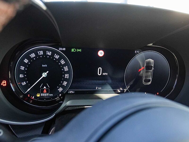 Alfa Romeo Giulia 2.0 16V AT8-Q4 INTENSA Panorama