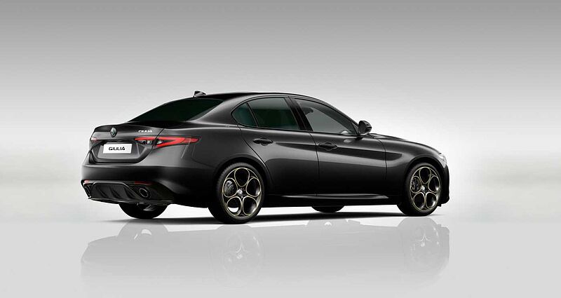 Alfa Romeo Giulia 2.0 16V AT8-Q4 INTENSA Panorama
