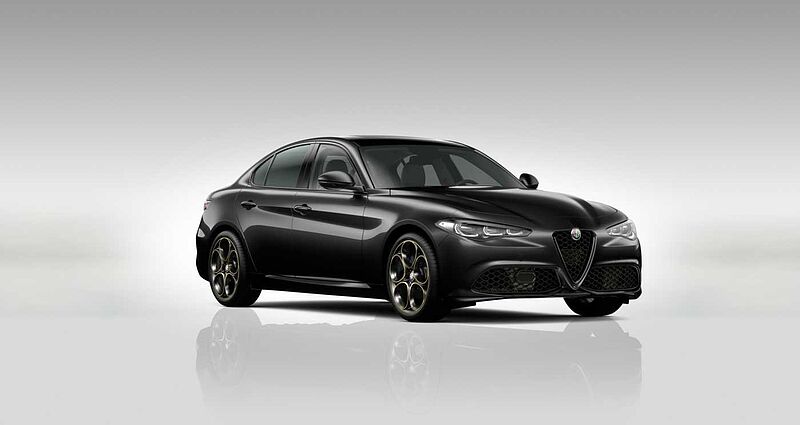 Alfa Romeo Giulia 2.0 16V AT8-Q4 INTENSA Panorama