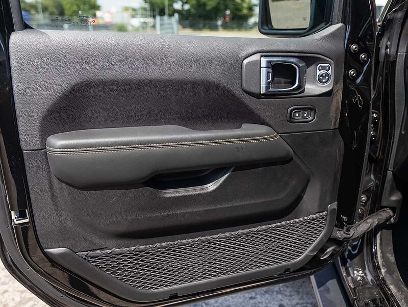 Jeep Wrangler MY25 Sahara 2.0l T-GDI Ultd. Sky-One