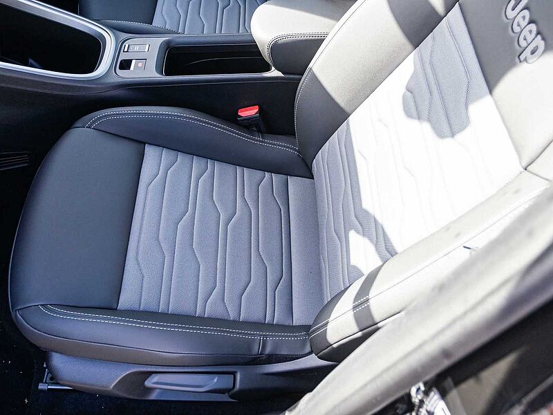 Jeep Avenger 1.2 48V 4xe Hybrid eAWD Upland