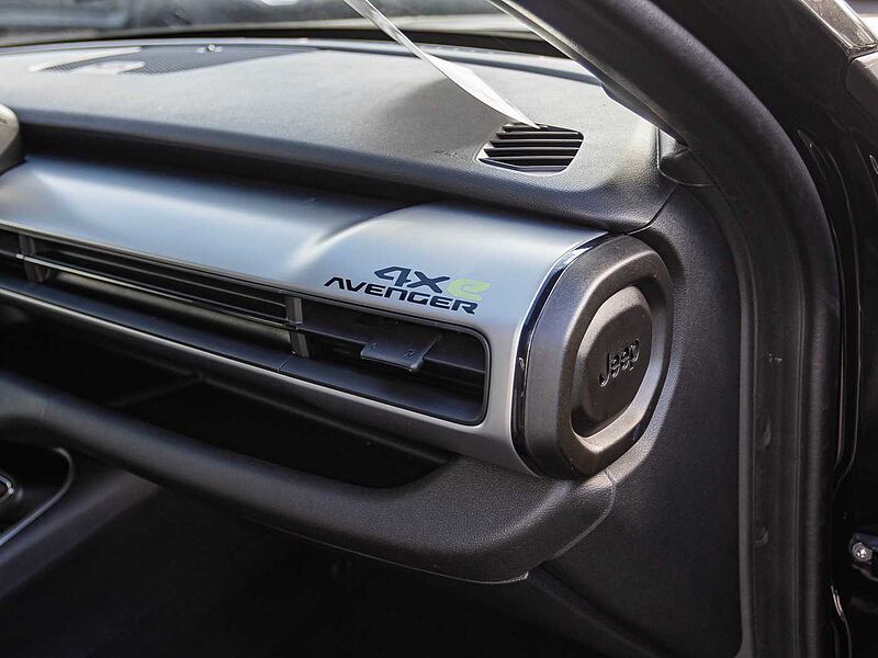 Jeep Avenger 1.2 48V 4xe Hybrid eAWD Upland