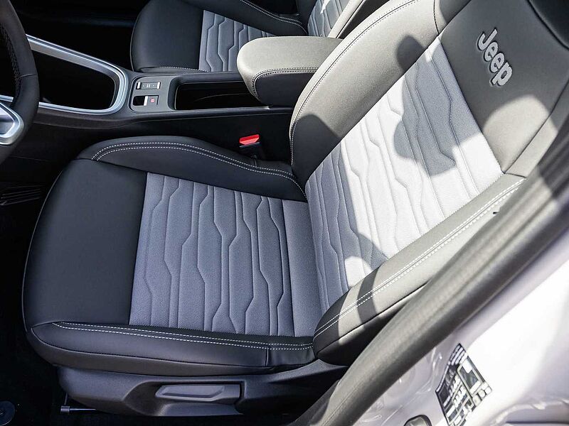 Jeep Avenger 1.2 48V 4xe Hybrid eAWD Upland