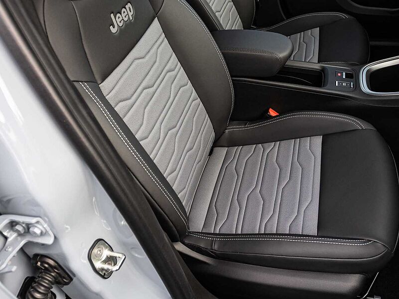 Jeep Avenger 1.2 48V 4xe Hybrid eAWD Upland