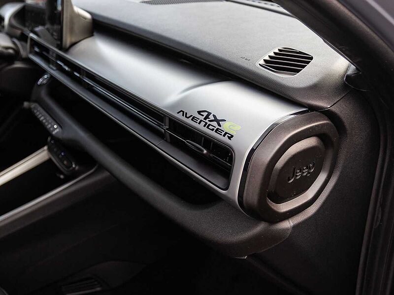 Jeep Avenger 1.2 48V 4xe Hybrid eAWD Upland