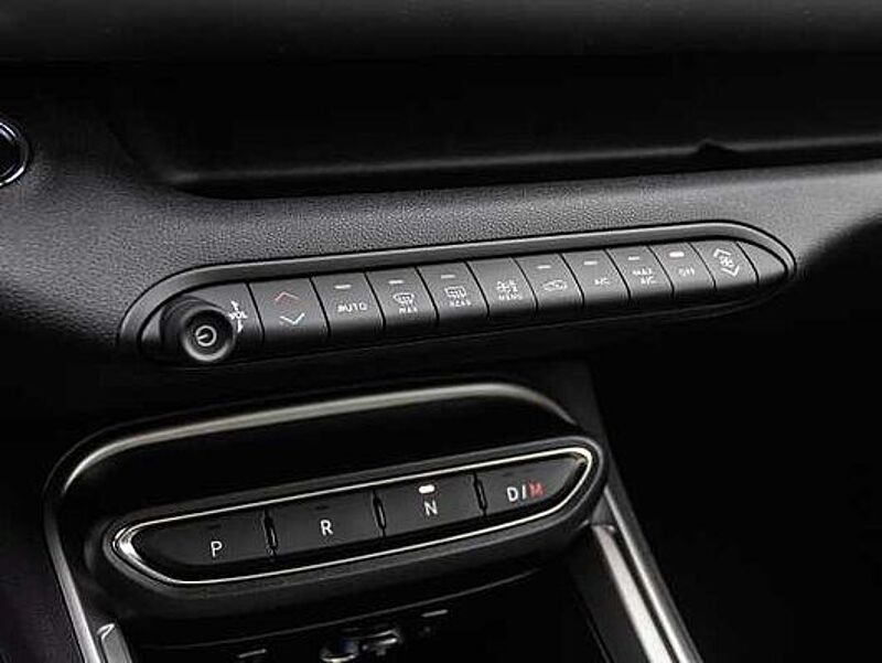 Jeep Avenger 1.2 48V 4xe Hybrid eAWD Upland